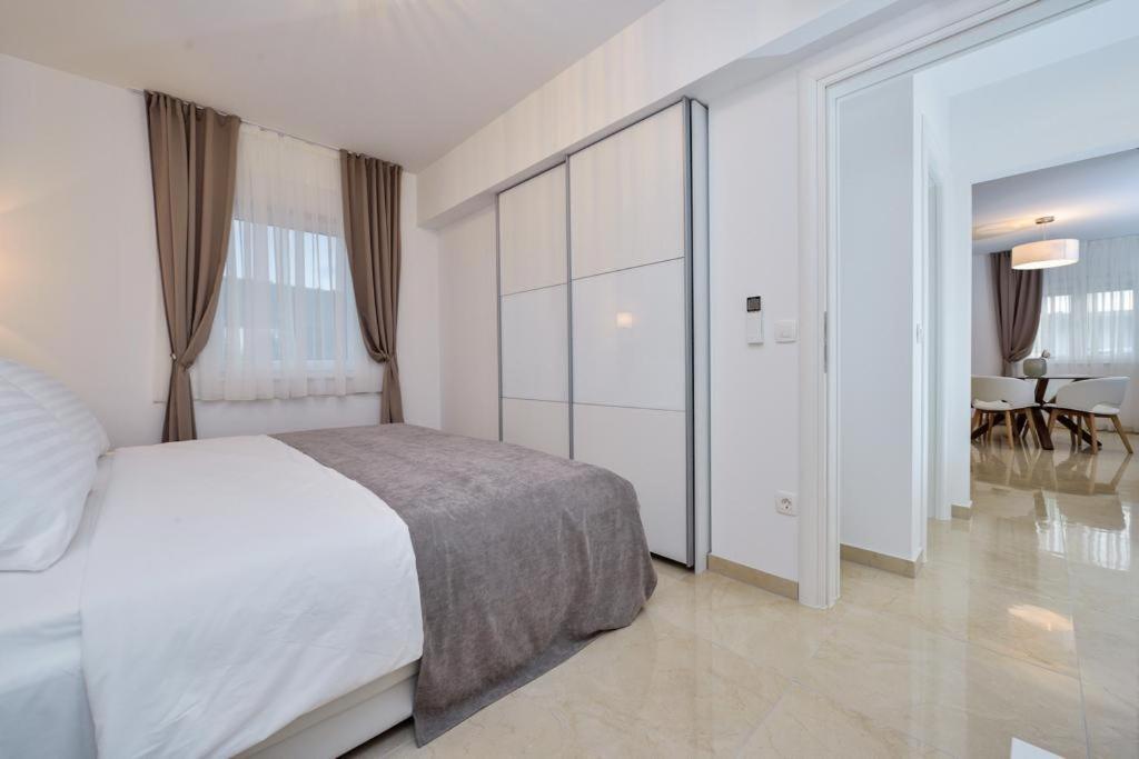 Luxury Apartment Arta-2 With Heated Pool And Jacuzzi Bibinje Eksteriør bilde